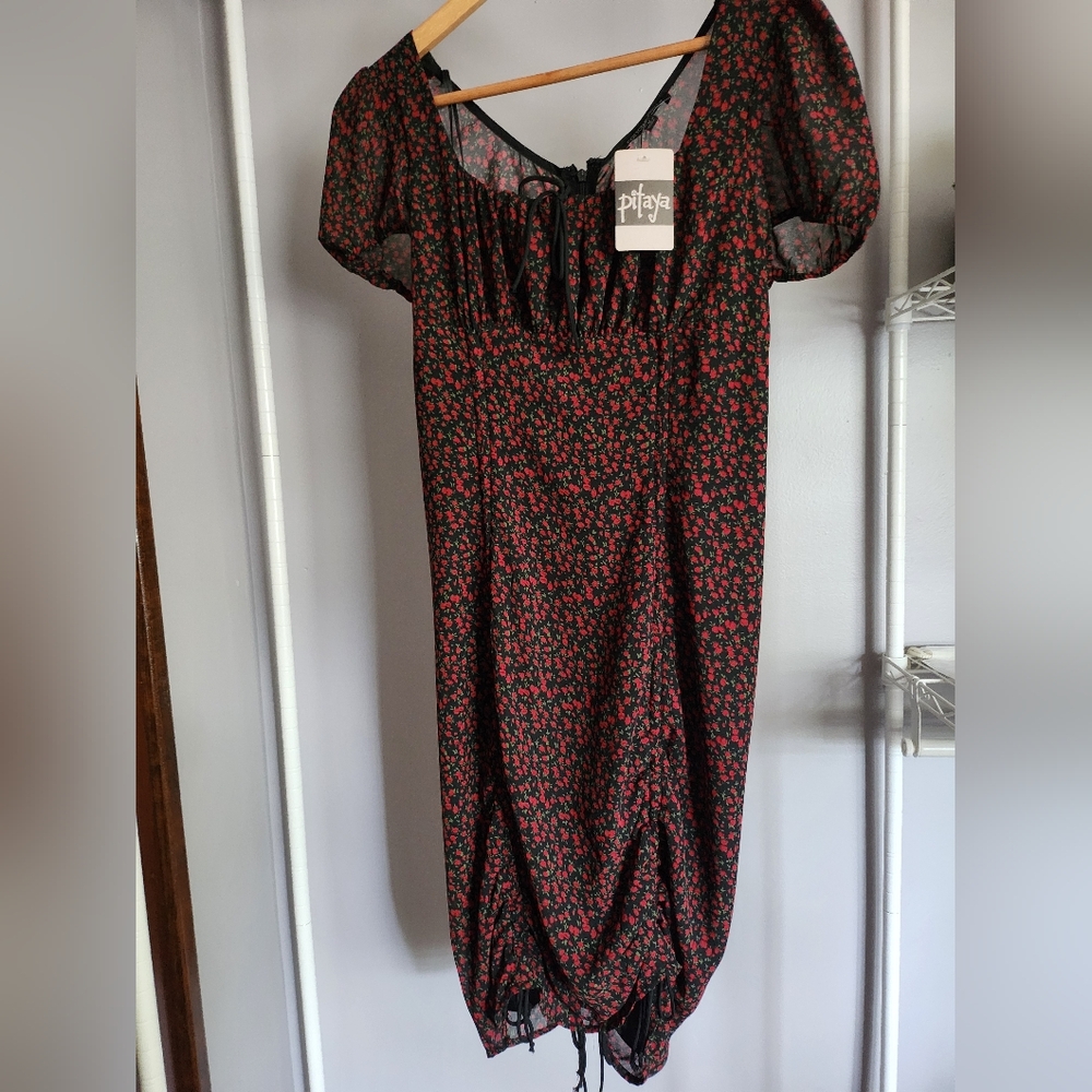 NWT! COTTON LA SIZE MED RUCHED RED FLOWER SUMMER DRESS RUCH UP OR DOWN!